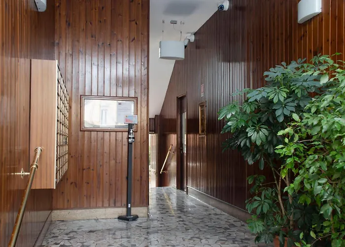 Gambara Urban Flat - Stylish And Next To Metro ميلان