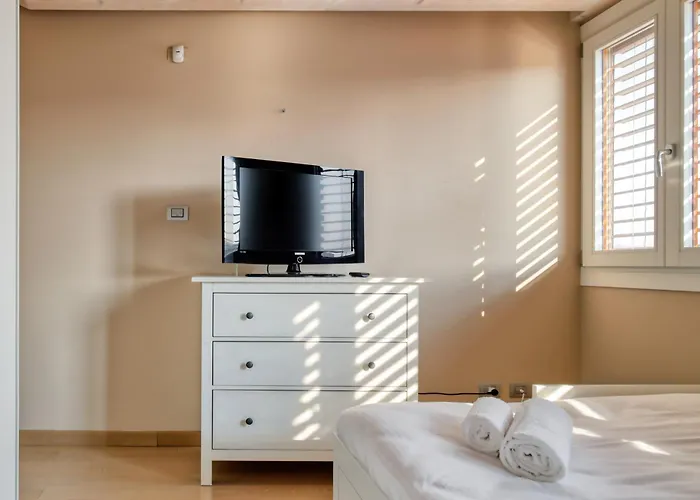 Joivy Elegant With Parking And Balcony Mailand