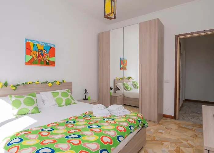 Apartment Xenia - Spacious Two-room In The Flower District *