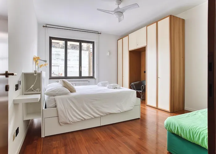 Balilla30; Spacious 2 Bedroom Next To Center 아파트