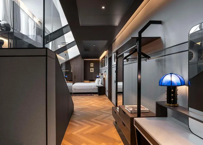 Otel Palazzo Touring Club Milan, A Radisson Collection 5*