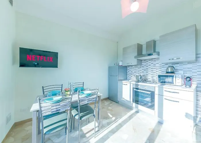 Navigli - Downtown - Duomo Spacious Two Bedroom - Close To Metro - Ac - Wi-fi Appartement Milaan