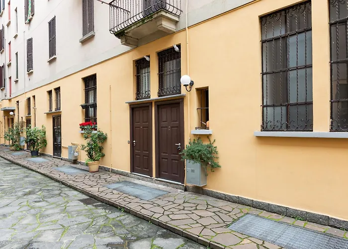 On 2 Levels Milan-crocetta M3! شقة *