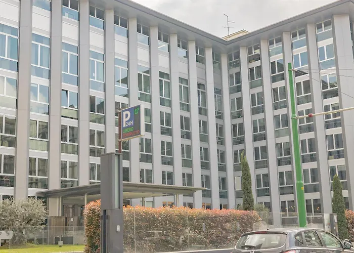 Apartment Elegance - Wi-fi Ultra Fast, Near Station Milan