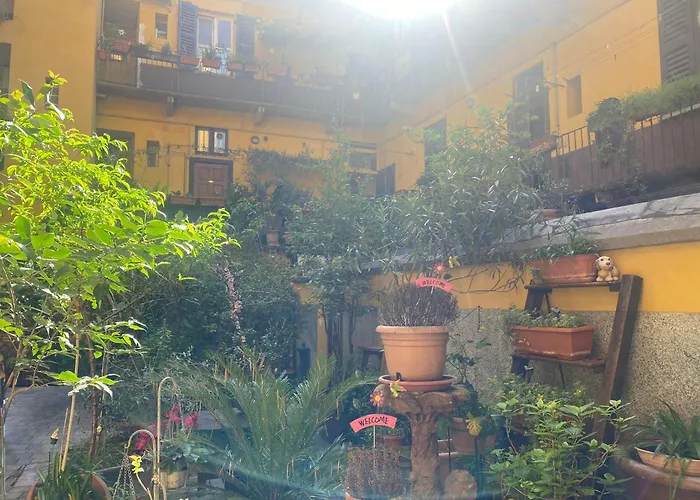 Urban House - Charming Navigli Center Milán