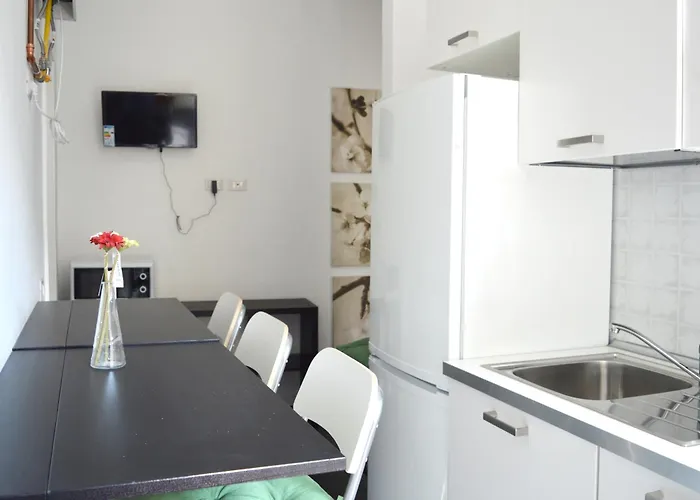 Joivy Mauri - Cosy Flats Near The Duomo * Milano