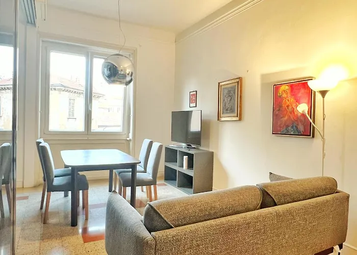 La Dolce Vita - Piazza Vetra Milan