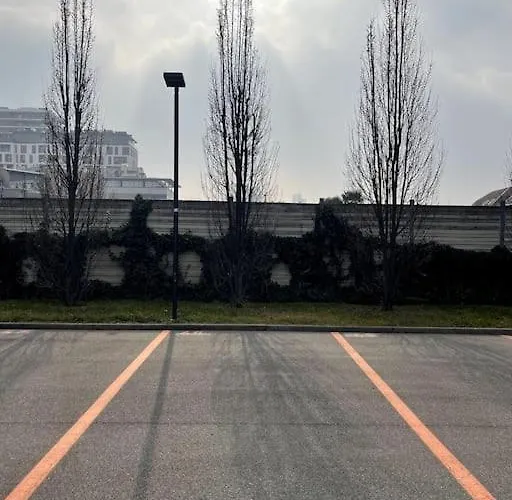 Art Building Palestra Inclusa E Parcheggio 公寓