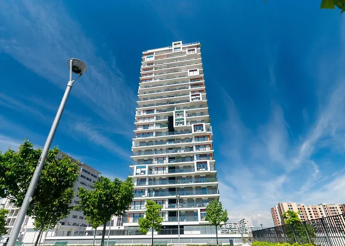 아파트 With Panoramic View Of And Public Free Parking Lot *