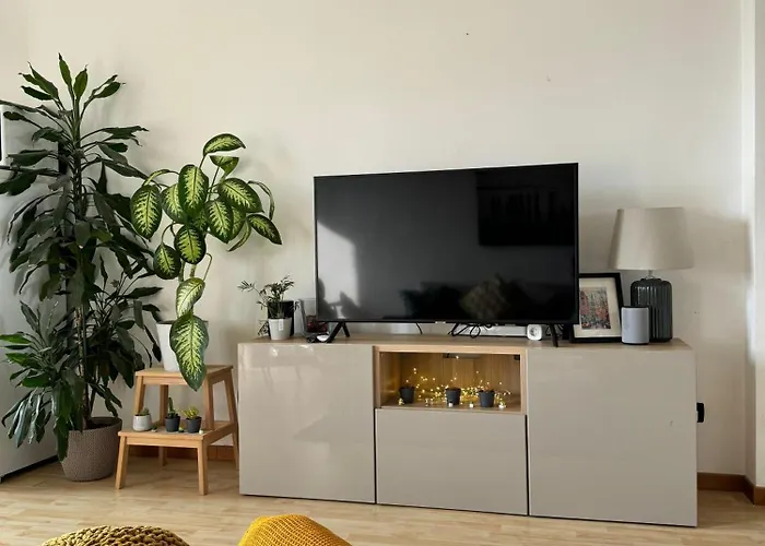Apartment Trilocale Con Due Balconi A Isola Porta Nuova