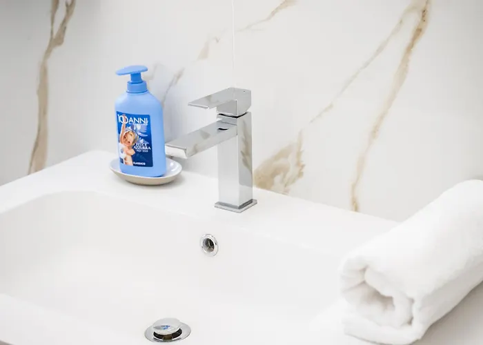 Shortmi Canonica Milano