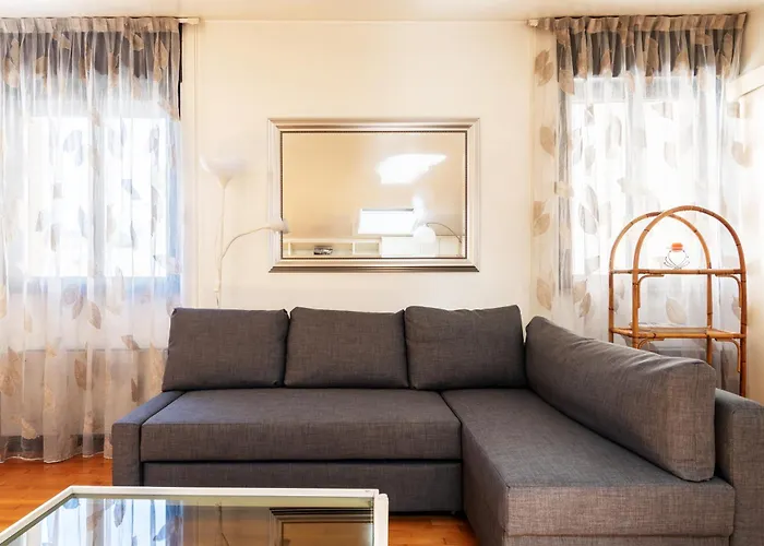 Elegante Bilocale Con Postazione Lavoro San Babila דירה