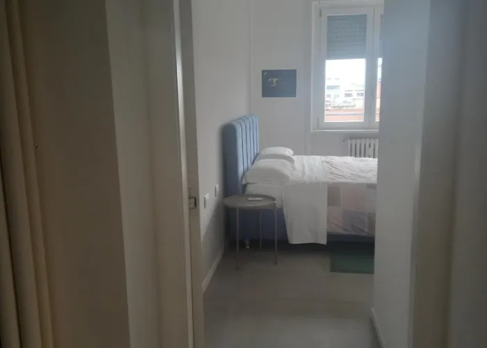 With Free Parking Garage - Con Parcheggio Incluso Nuovo Con 2 Da Letto E Due Bagni - New With 2 Bdrooms 2 Bathrooms- Jellow Subway Metro Gialla Porta Romana 3 Stops To Duomo *