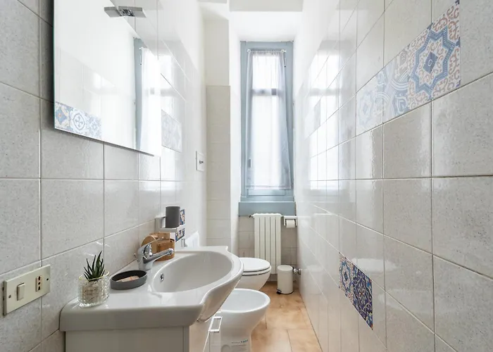 Apartament Elegant Near Metro Porta Romana,3 Fermate Subway-stop A Duomo, Wifi-netflix Free *