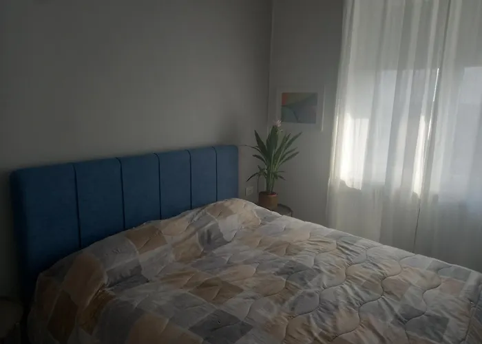 With Free Parking Garage - Con Parcheggio Incluso Nuovo Con 2 Da Letto E Due Bagni - New With 2 Bdrooms 2 Bathrooms- Jellow Subway Metro Gialla Porta Romana 3 Stops To Duomo *