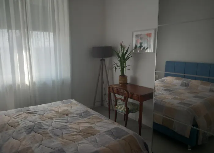 With Free Parking Garage - Con Parcheggio Incluso Nuovo Con 2 Da Letto E Due Bagni - New With 2 Bdrooms 2 Bathrooms- Jellow Subway Metro Gialla Porta Romana 3 Stops To Duomo * מילאנו
