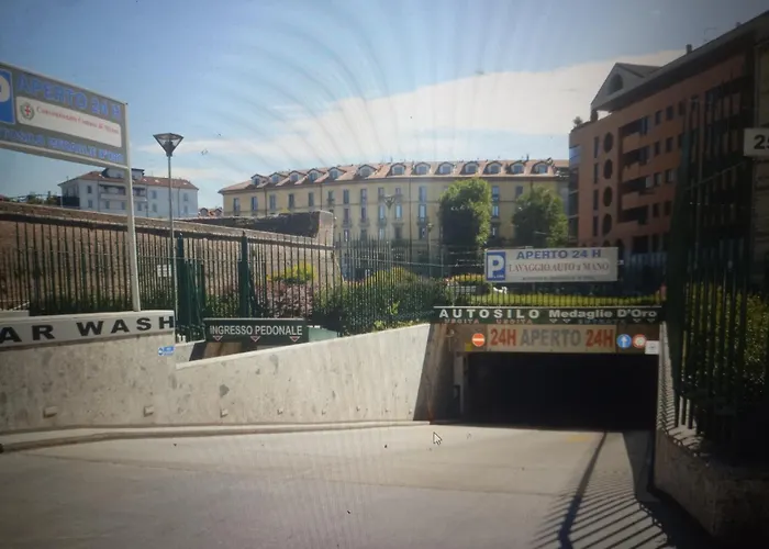 With Free Parking Garage - Con Parcheggio Incluso Nuovo Con 2 Da Letto E Due Bagni - New With 2 Bdrooms 2 Bathrooms- Jellow Subway Metro Gialla Porta Romana 3 Stops To Duomo * מילאנו