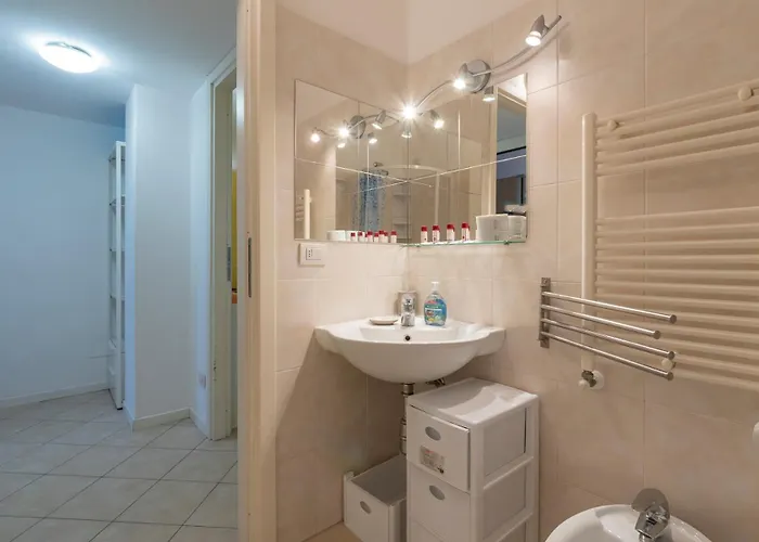 Xenia - Spacious Three-room 10 Min From Linate Apartament