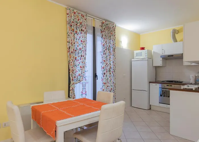 Apartament Xenia - Spacious Three-room 10 Min From Linate *