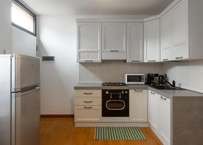 - Martesana Easy House Apartman *