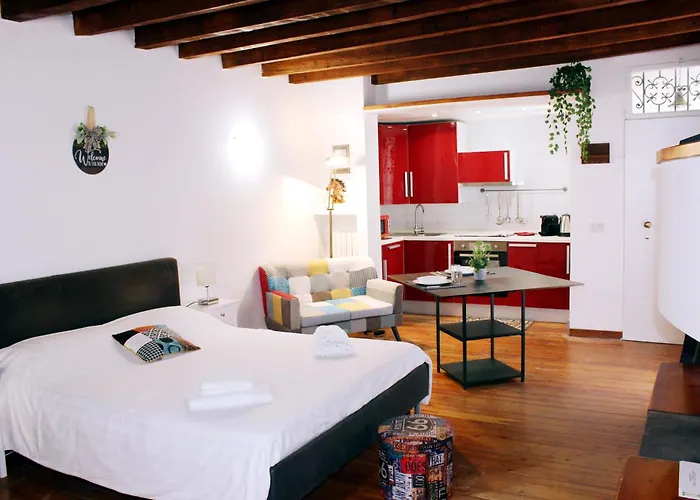 Appartement Hbhall Navigli 2 Milaan