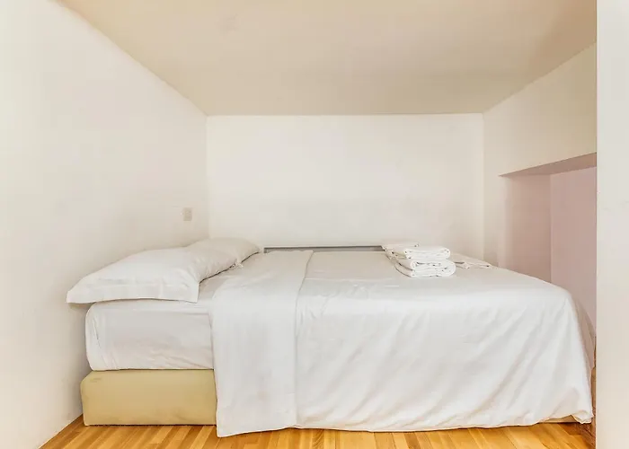 Brand New 5 Pax Wifi Corso Sempione Apartman