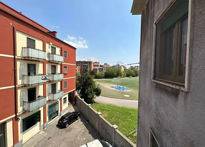 Art&design Close To Bocconi Milão