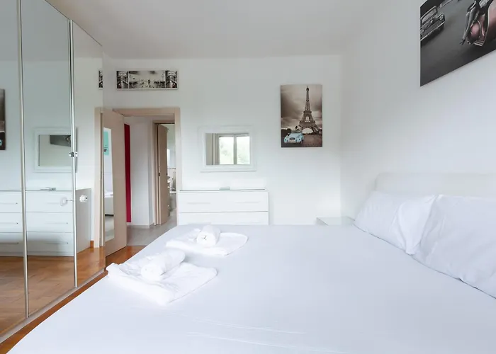 Easytopstay - San Siro Large Flat Διαμέρισμα