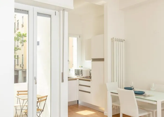 Daire Exclusive Apartment - Next To The Metro Milano