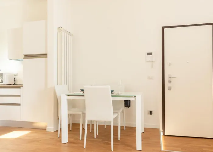 Exclusive Apartment - Next To The Metro Daire Milano