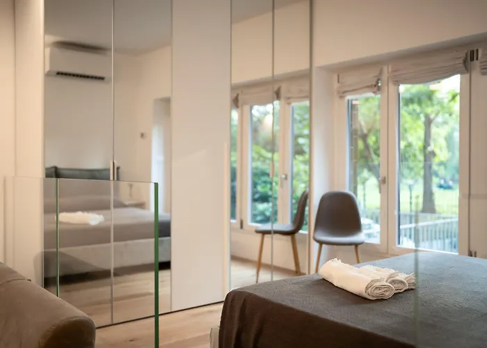 Duomo And Navigli - Cozy And Quiet With Park View Milaan