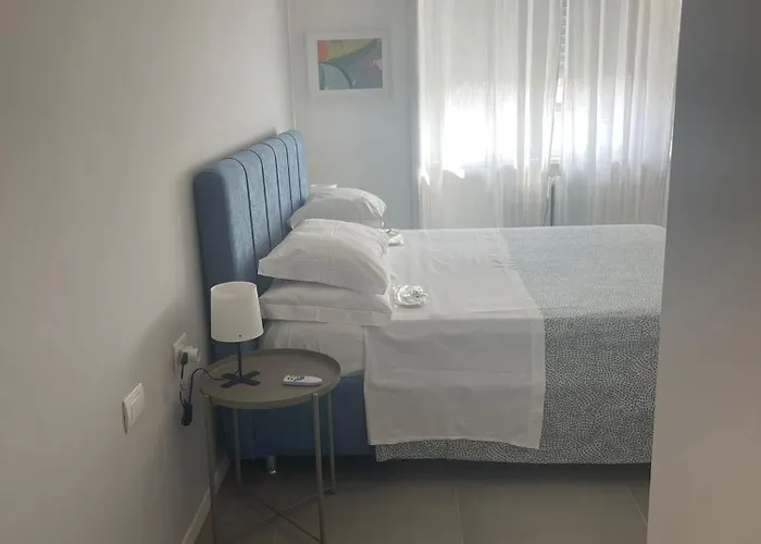 With Free Parking Garage - Con Parcheggio Incluso Nuovo Con 2 Da Letto E Due Bagni - New With 2 Bdrooms 2 Bathrooms- Jellow Subway Metro Gialla Porta Romana 3 Stops To Duomo מילאנו