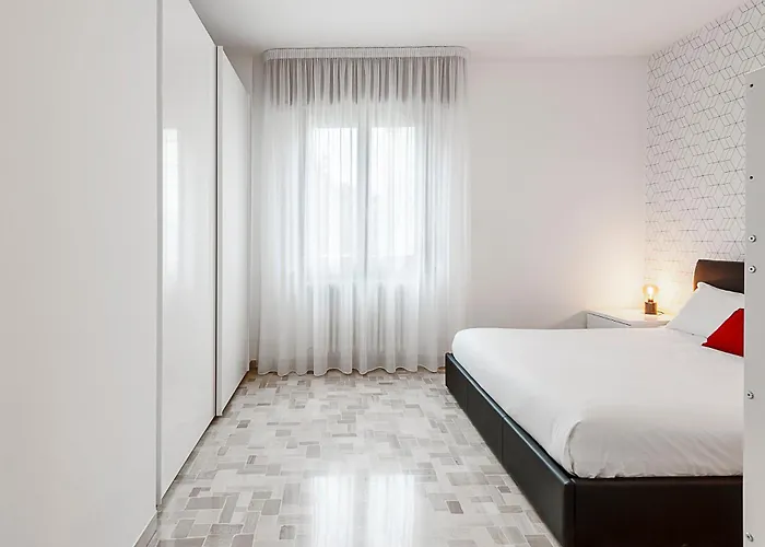 Stayeasy Staro5 - 5 Minutes To Udine Subway Apartament