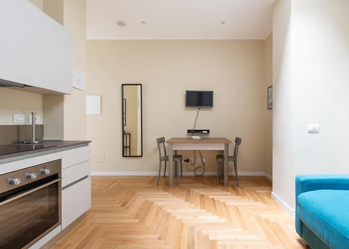 Guesthost - Missori & Bocconi Renovated Apartment