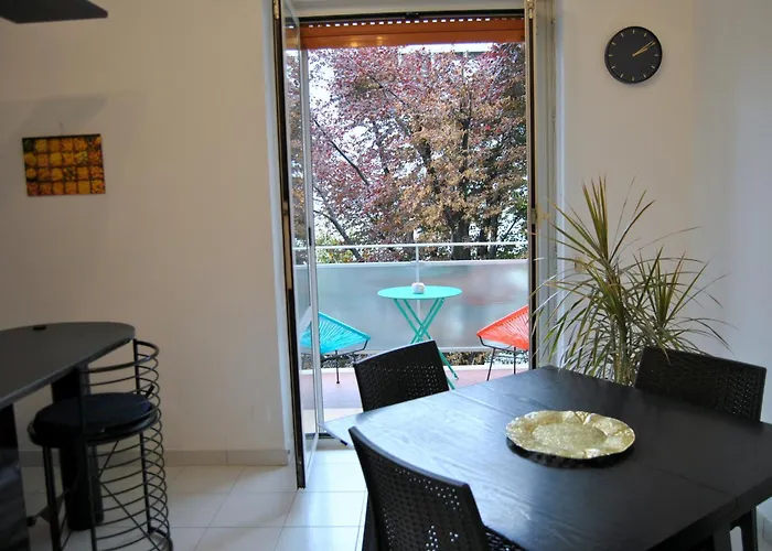 Portello Flat With Balcony Milánó