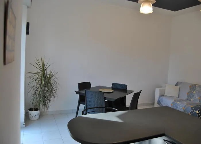 Portello Flat With Balcony Apartman *