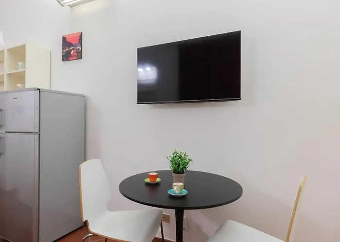 Sanzio City Escape - 15min From Duomo Apartamento *