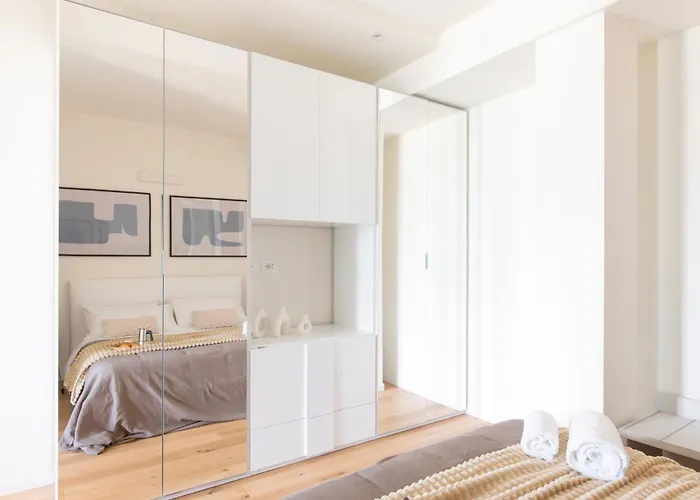 Apartament Modern & Stylish Near Isola & Station