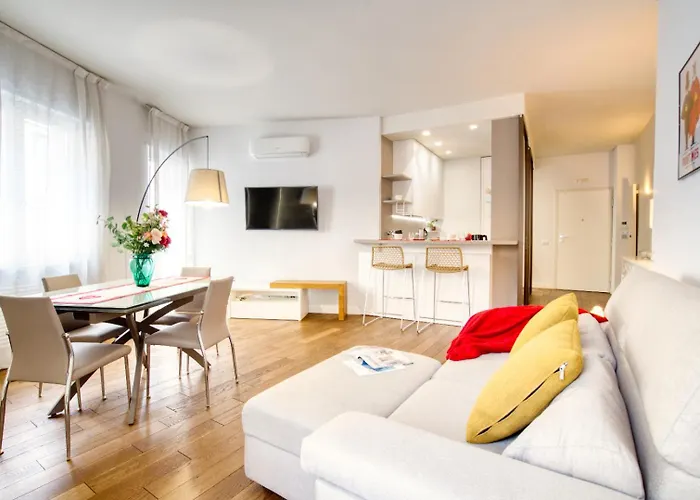 Guesthost - White Flat Bilo Di Design De Angeli Apartment