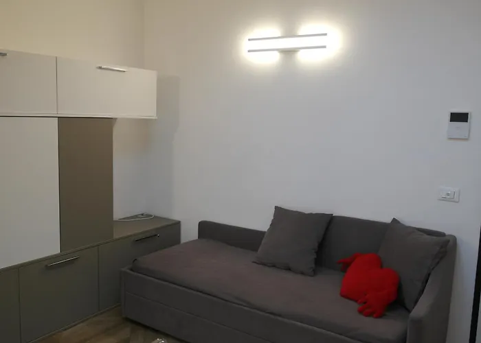 Luminoso Bilocale Zona Tibaldi Bocconi Apartman