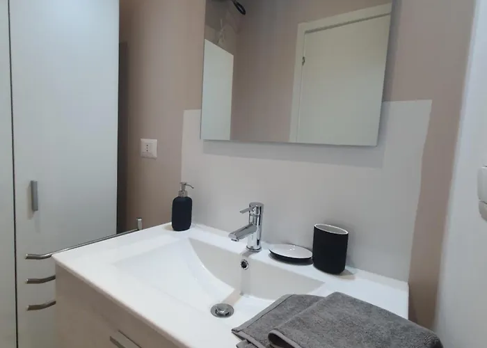 Gambara Metro * ميلان