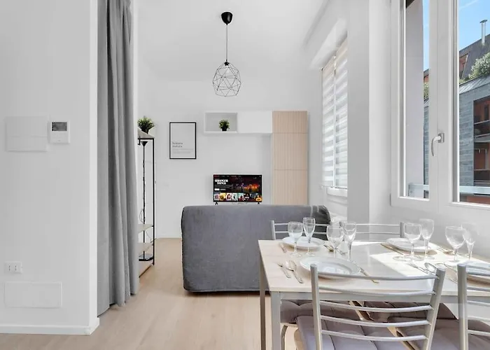 Nuovo E Confortevole, 4pax, Tram 24, Universita Apartment *