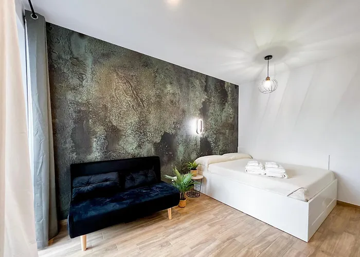 Repetti - Two Adjacent & Independent 10 Minutes To Centre & Linate Airport