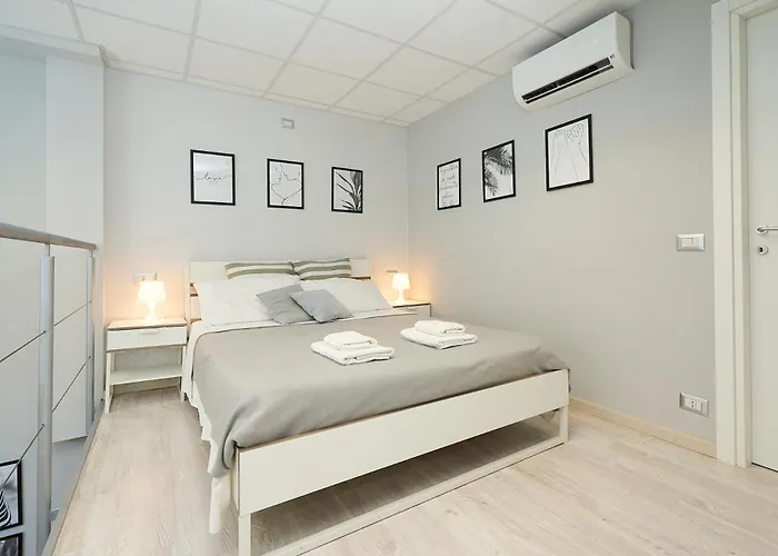 Design White Loft - 15 Minutes Walk From Station Appartamento *