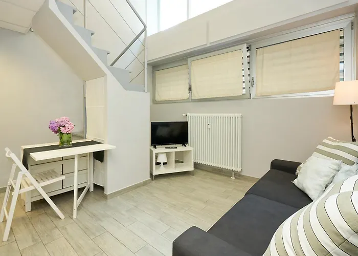 Appartamento Design White Loft - 15 Minutes Walk From Station Milano