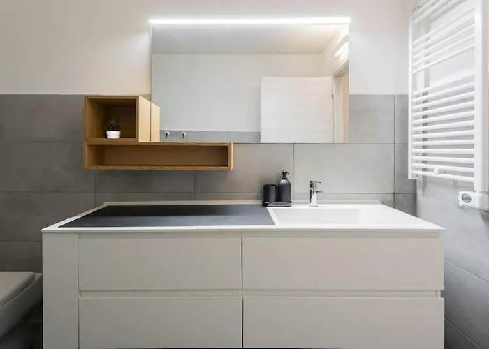 House Of Sunflowers 15 Min Da Duomo