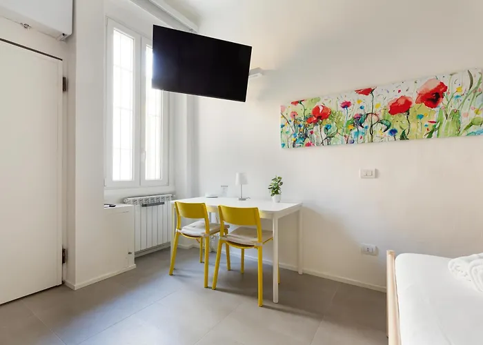 Appartement Guesthost - Corso Vercelli Cosy And Bright Milaan