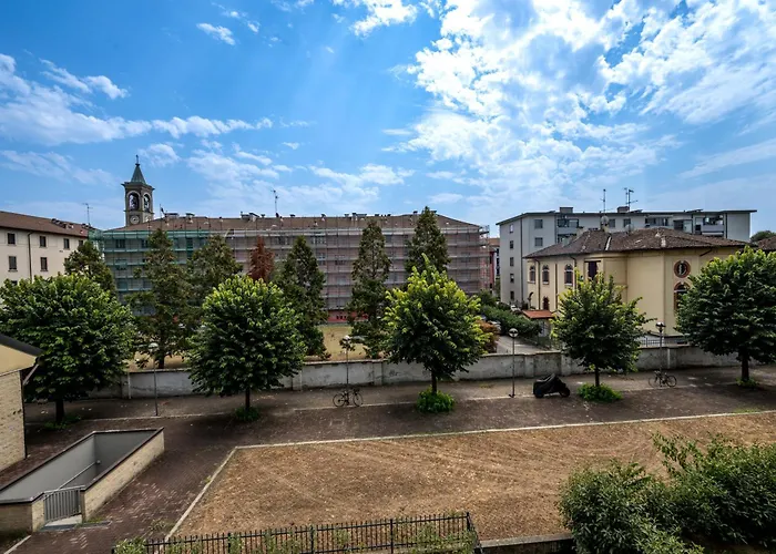 Cozy Rogoredo Next To The Metro And Train Station * Milano