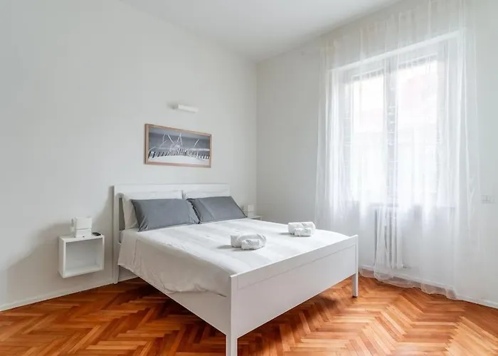 Urban Flat Papiniano - Walk To Duomo Navigli M2-m4 Milano