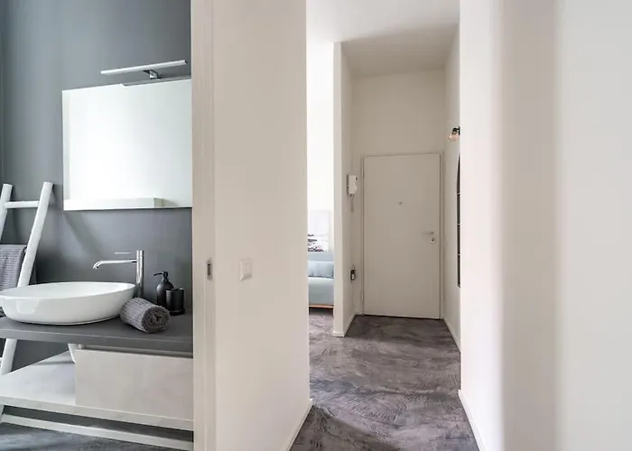 Urban Flat Papiniano - Walk To Duomo Navigli M2-m4 Daire